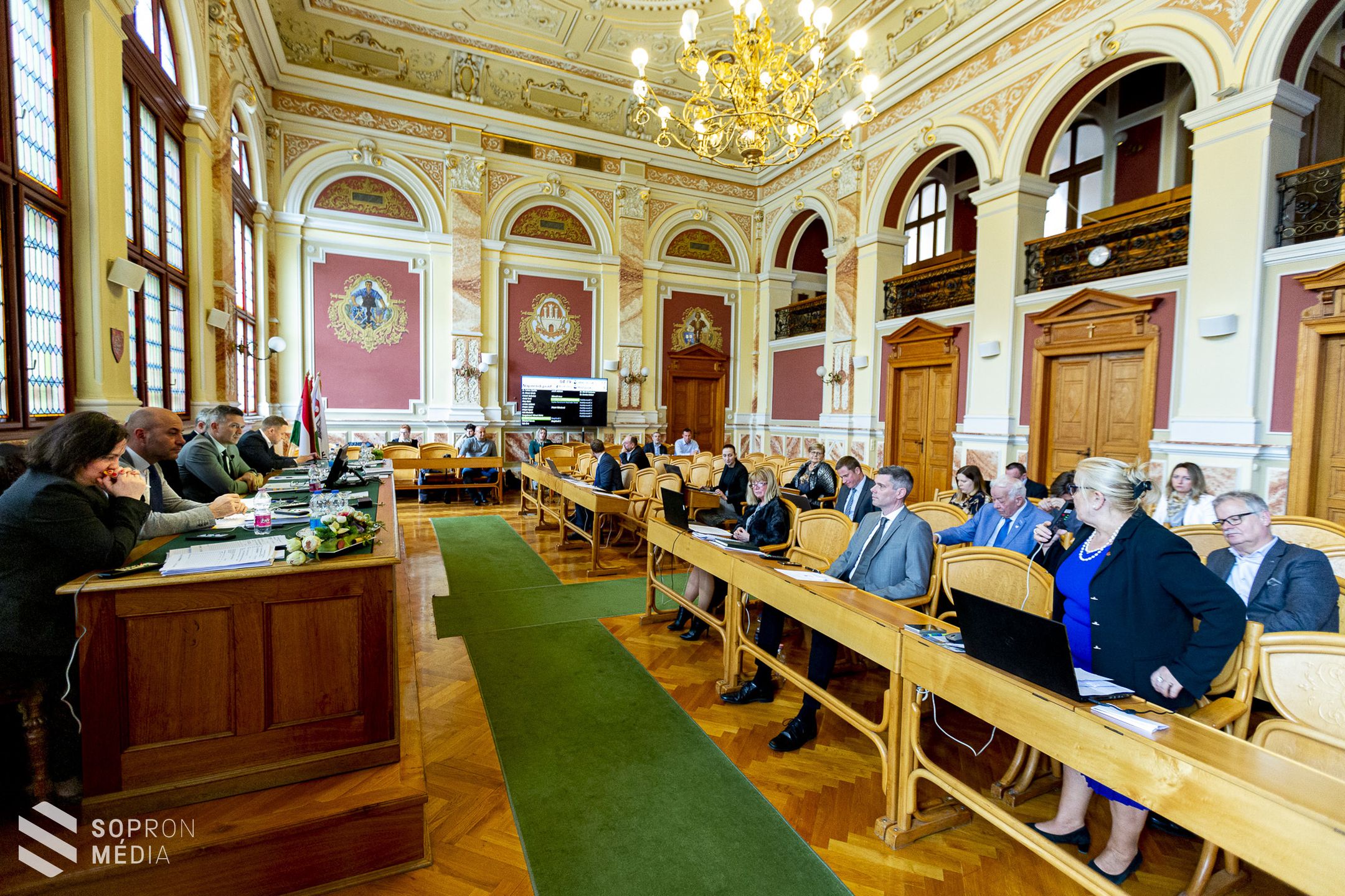 Az új inkubátorház és a Múzeumnegyed nyitása kapcsán is döntött a közgyűlés