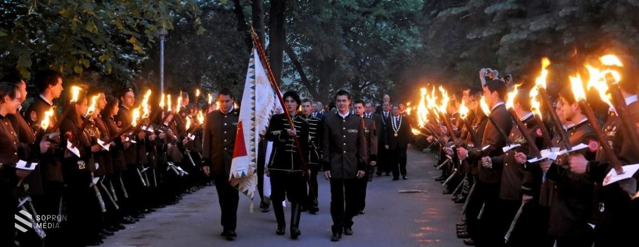 Ezen az útvonalon haladnak majd a valétálók