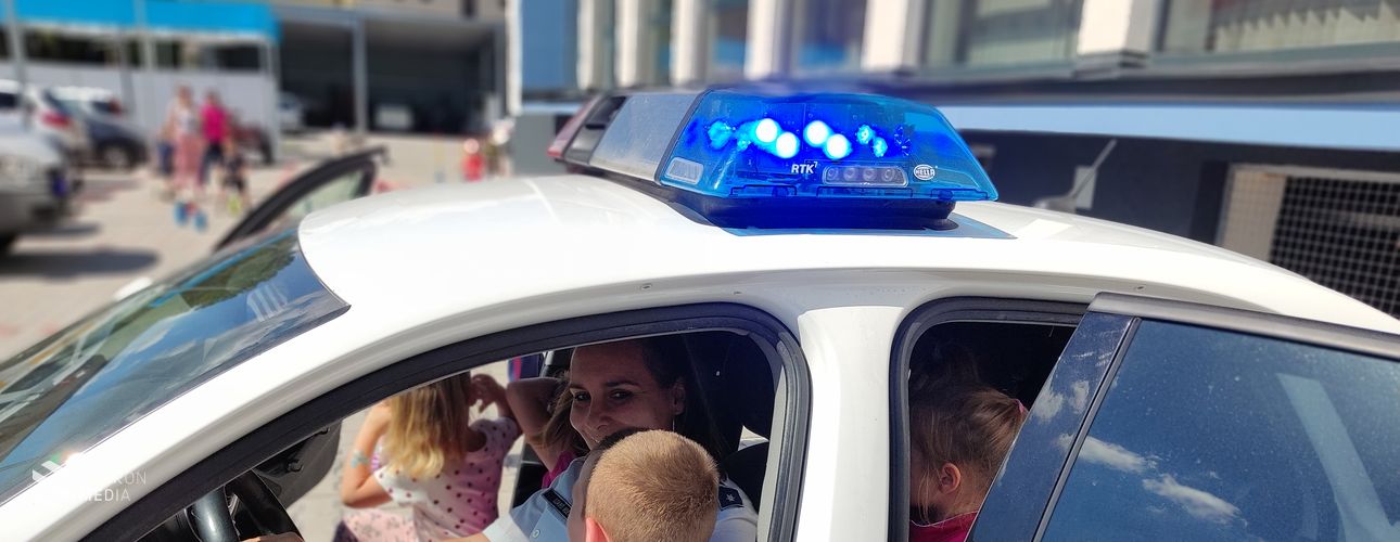 A bambi csoport tagjai látogattak el a városi kapitányságra