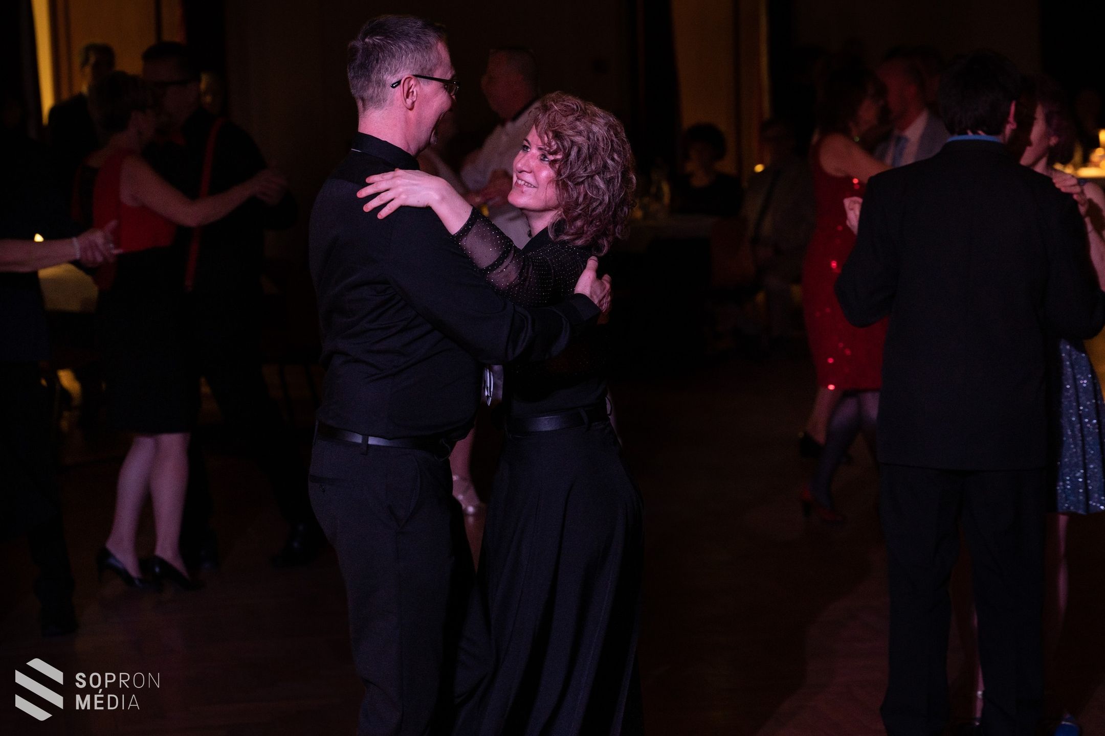 Felnőtt koszorúcska bál Sopronban