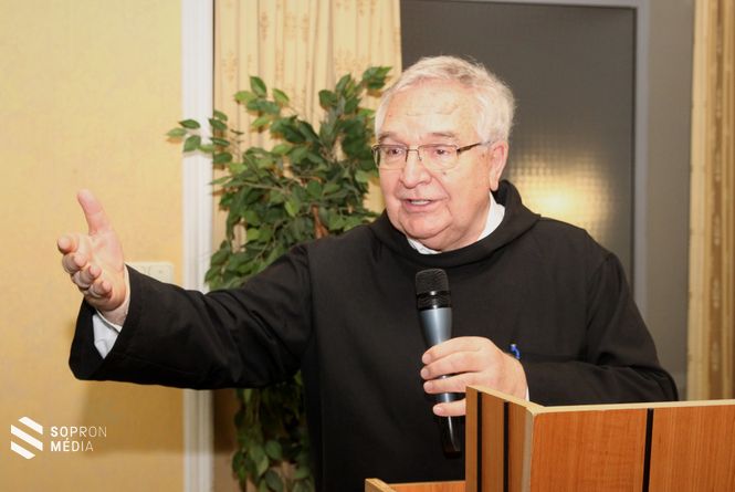 Várszegi Asztrik:  „A szeretet mint gyógyító erő kortól és korosztálytól függetlenül működik.”