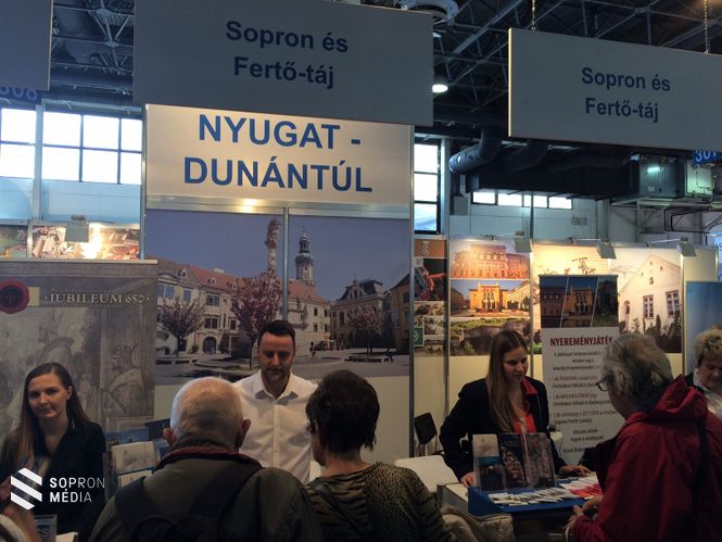 A Sopron Régió Turisztikai Központ munkatársai népszerűsítik a térséget