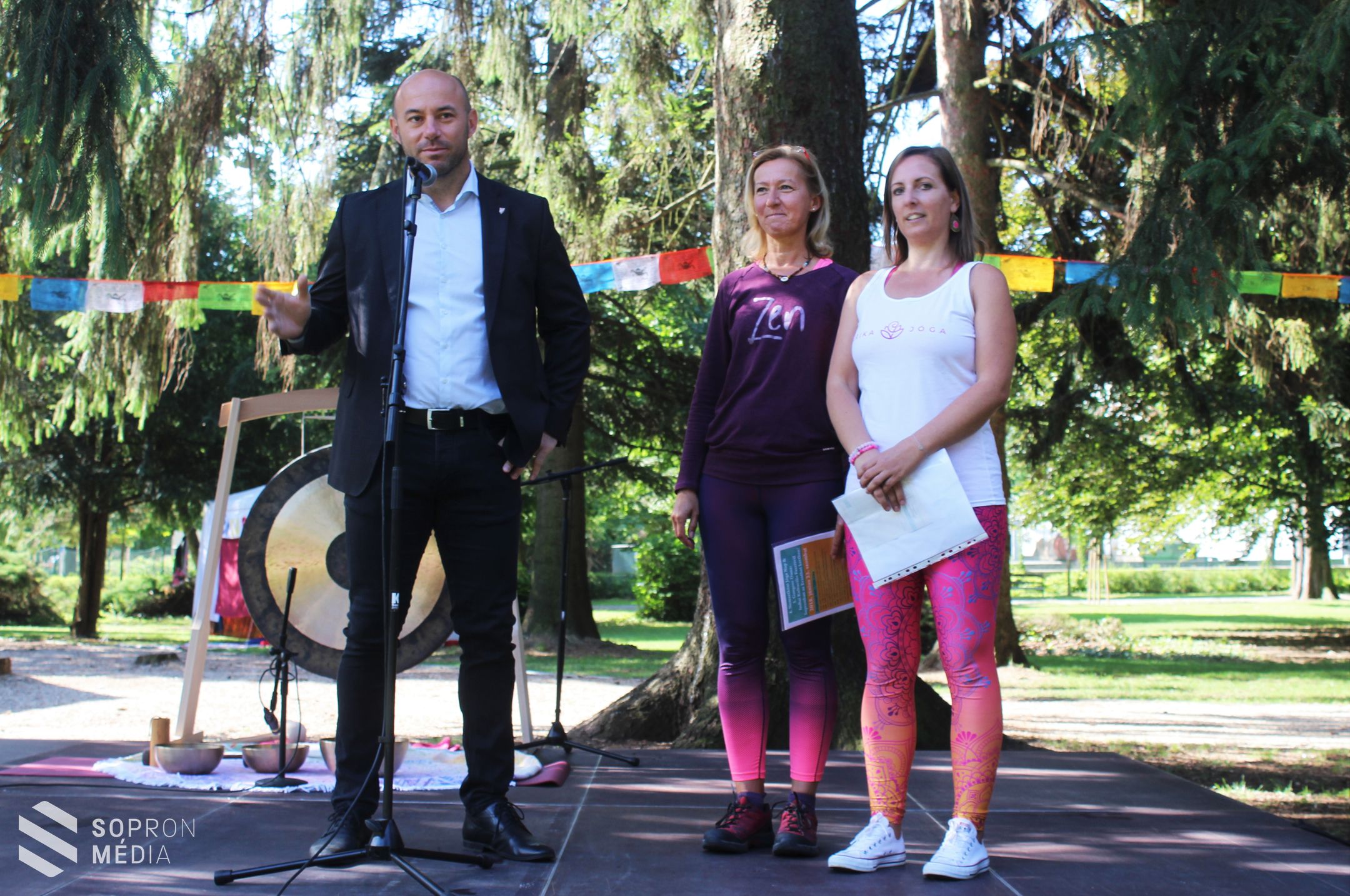 Jóganap és Indiai Kultúrfesztivál volt az Erzsébet-kertben