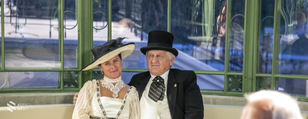Lions korzó Sissi bűvöletében