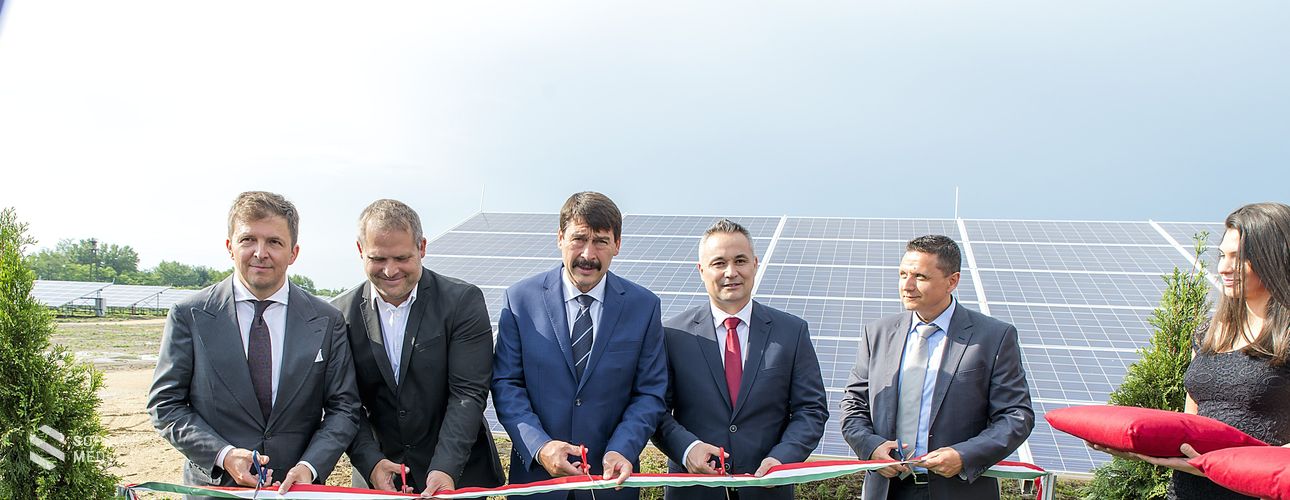 Naperőművet adott át Áder János Csepregen