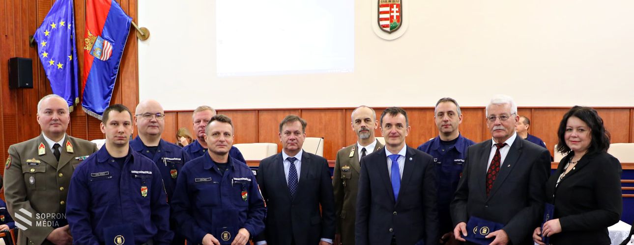 Díjat kapott a Soproni Katasztrófavédelmi Kirendeltség vezetője