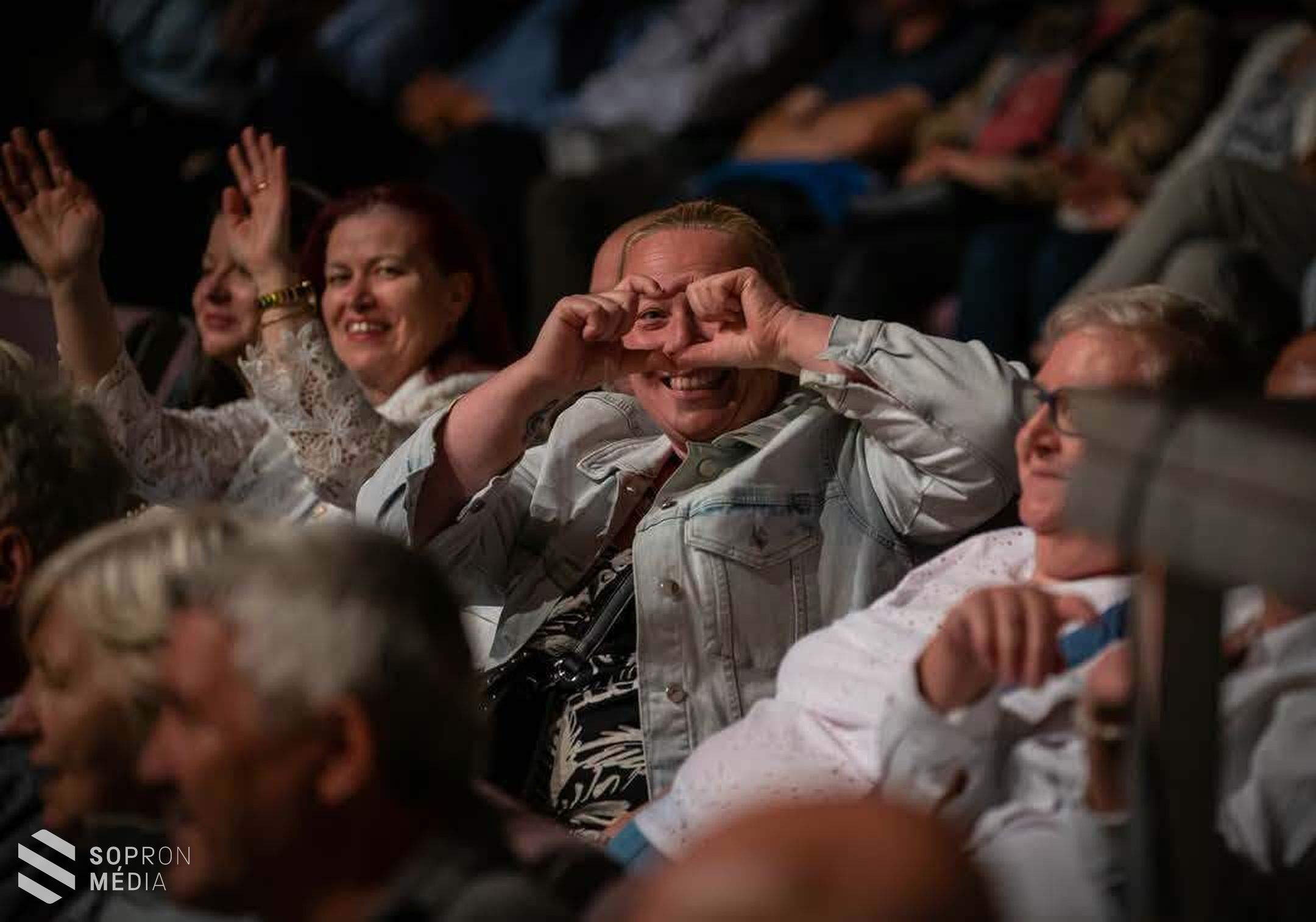 Fergeteges koncertet adtak Fertőrákoson a Neoton Família Sztárjai