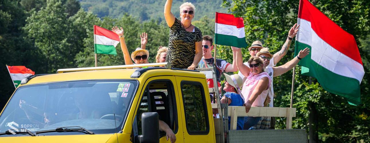 Felvonulással tisztelegtek a bányászok emléke előtt