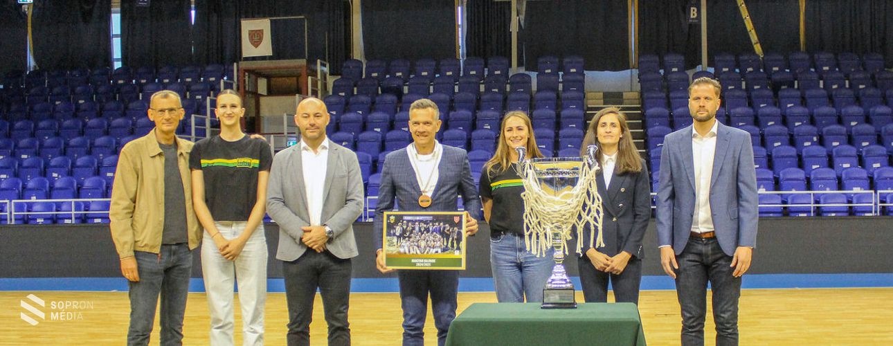 Városi köszöntés és jutalom a Sopron Basket számára