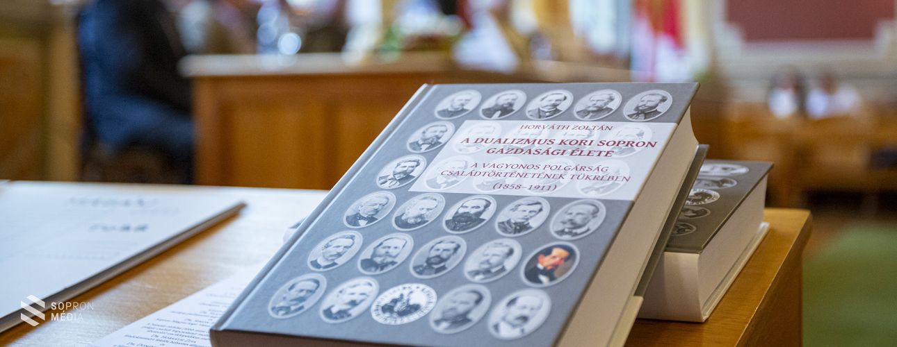 Hiánypótló helytörténeti kötet