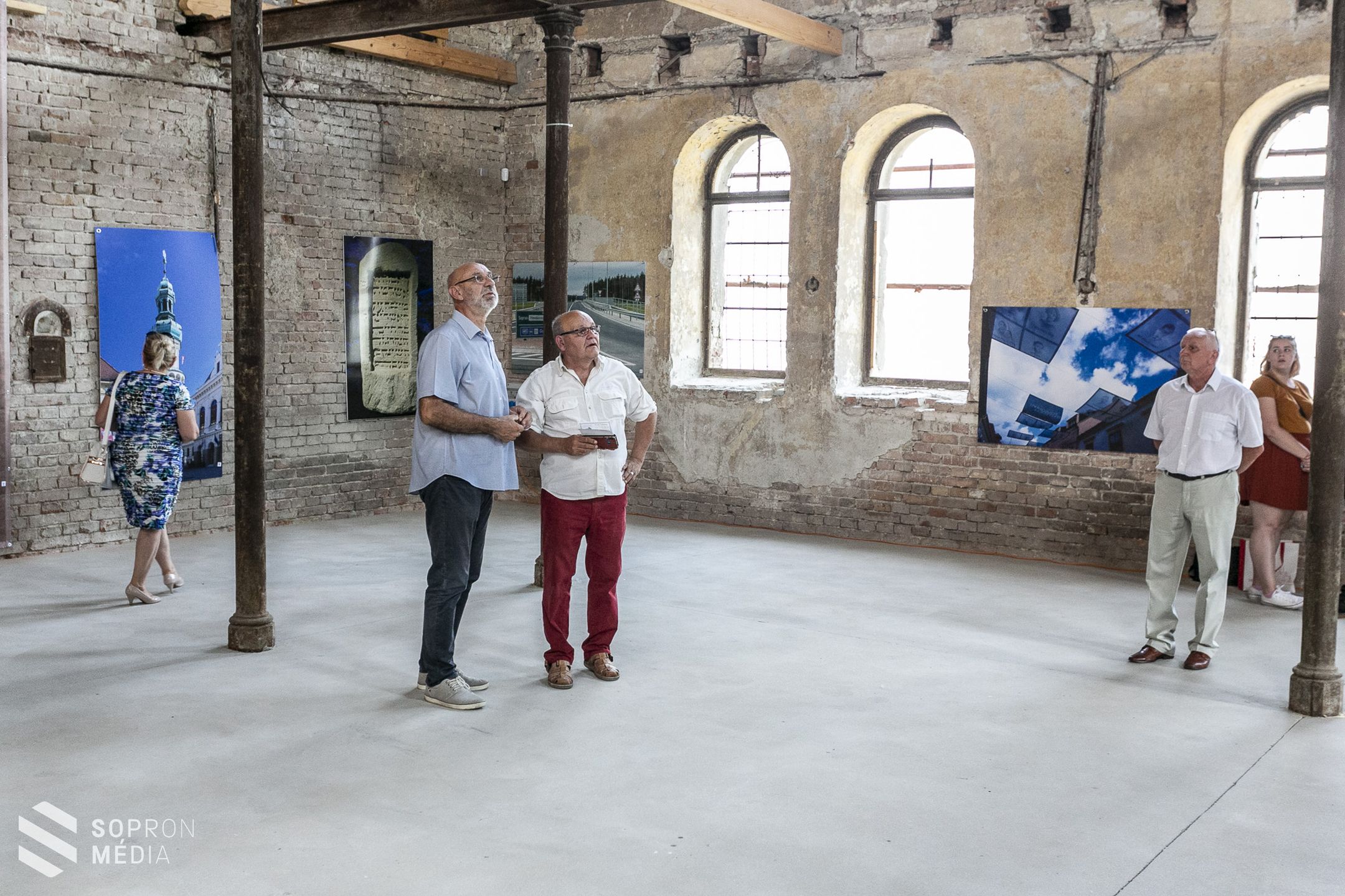 Megnyitotta kapuit a látogatók előtt az ortodox zsinagóga a Papréten