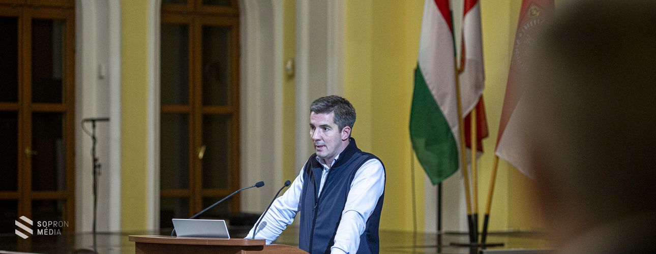 Kocsis Máté tartott lakossági fórumot Sopronban