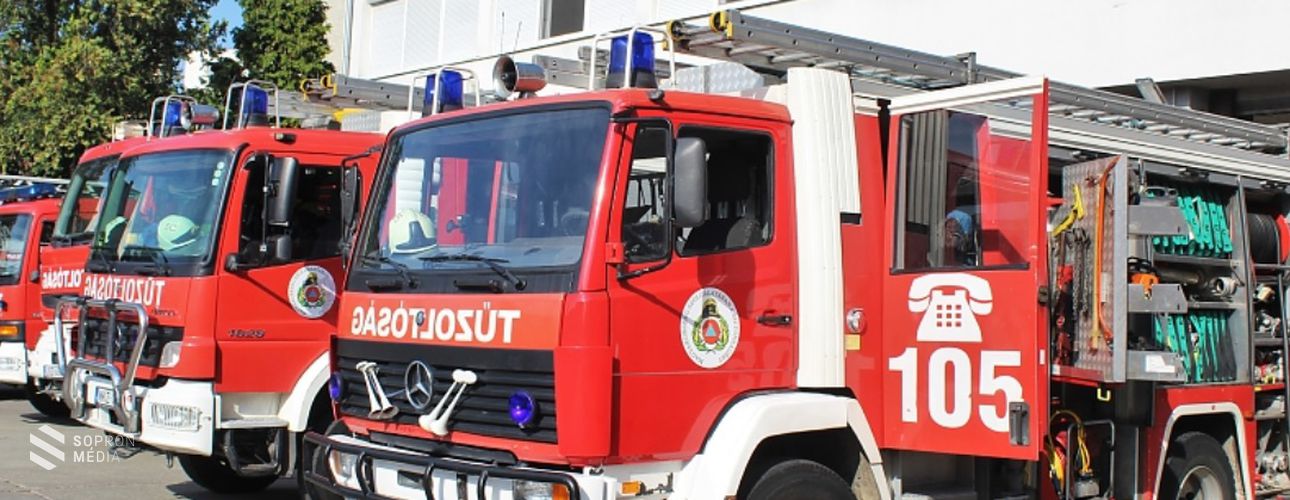 A tűzoltók hét vízsugárral eloltották a lángokat Újkéren
