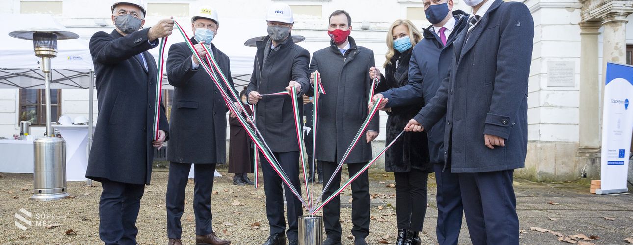 Letették az alapkövét a nagycenki Széchenyi-kastély turisztikai célú fejlesztésének