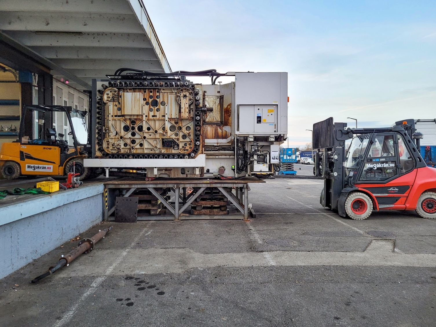 Dismantling, transport and relocation of 126 machines to a new site