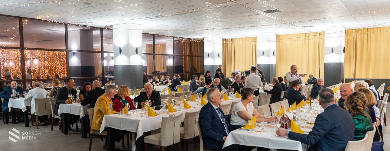 Ismét jó hangulatban telt a Bánfalvi Bál a Hotel Sopronban