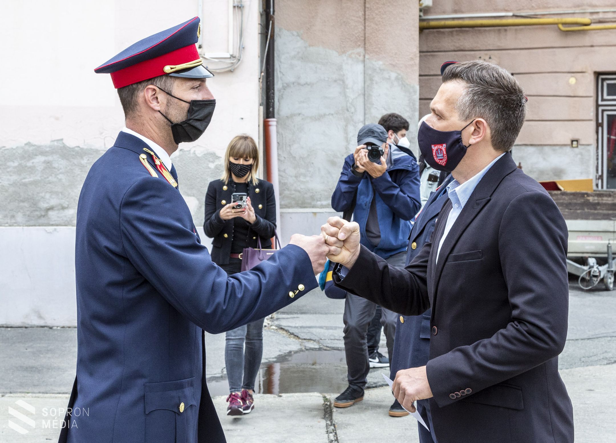A város elismeri a tűzoltók áldozatos munkáját