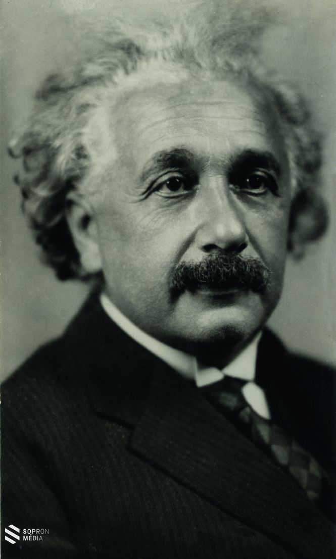 Albert Einstein (Ulm, 1879. március 14. – Princeton, 1955. április 18.)