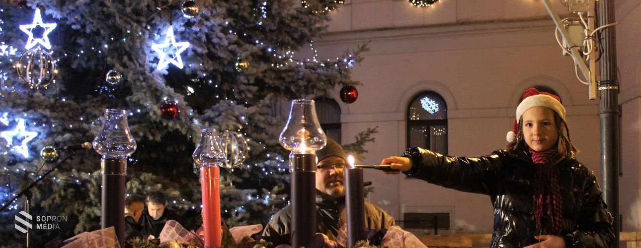 Advent második vasárnapja a Fő téren