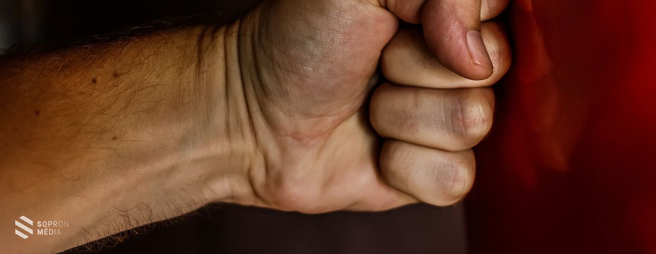 Karóval ütött az idős férfi Sopronkövesden