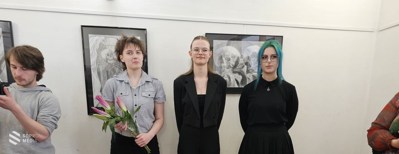 Asszonancia - a Handler-technikum díjátadóval egybekötött kiállítása