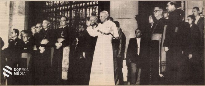 ’Dicsértessék a Jézus Krisztus!’ – hangzott el magyarul az Országház lépcsőjén 1991. augusztus 16-án este