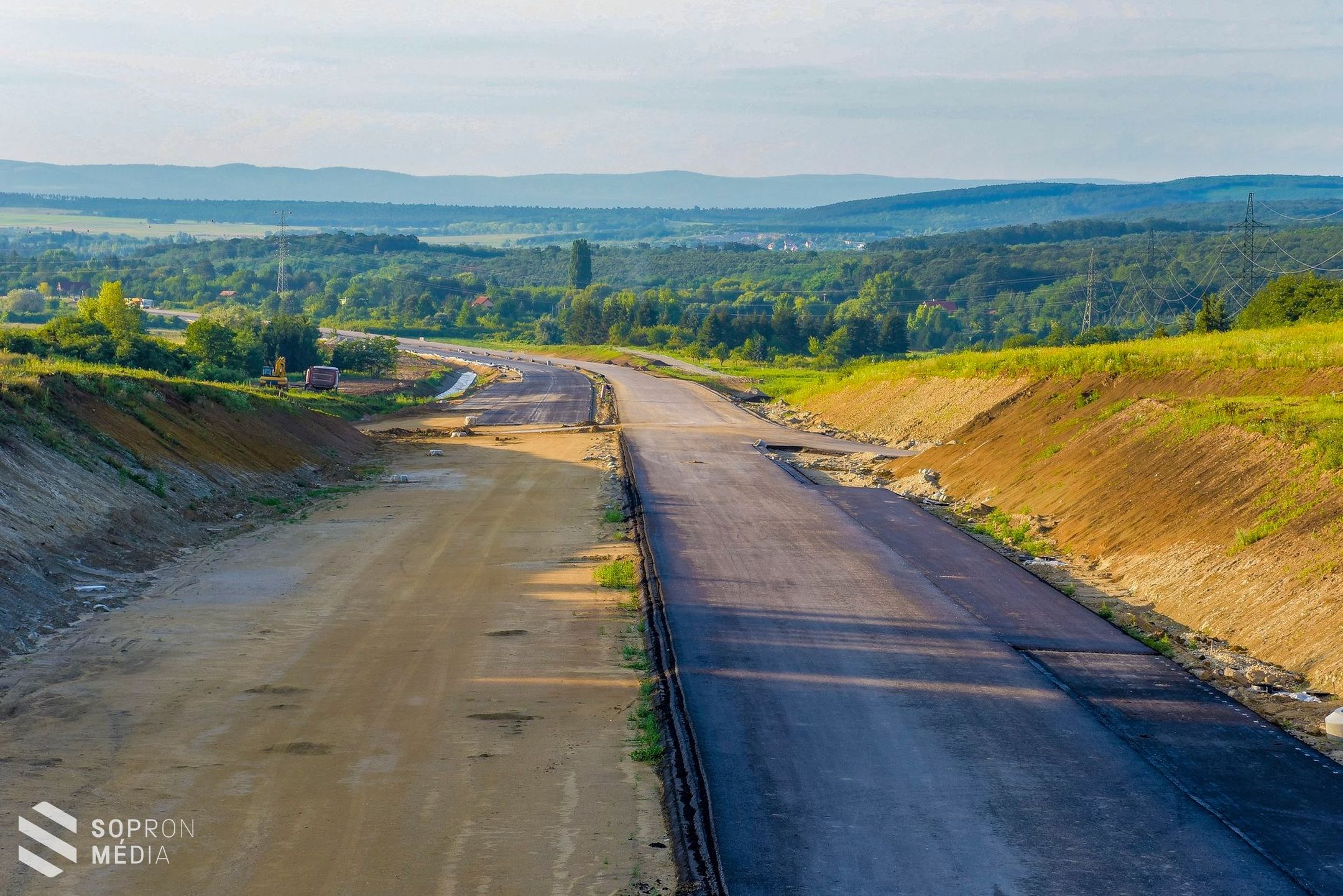 Nagyszerű ütemben készül az M85-ös autóút