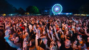 Éjszaka, buli, koncertek, barátság  - így indult a SopronFest a Lővér Kempingben!