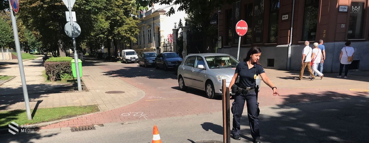 Beszakadt az út az Erzsébet utcában