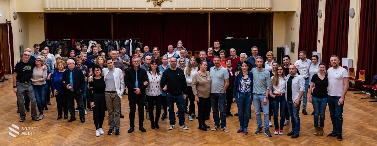 Újra együtt, újra tánc!