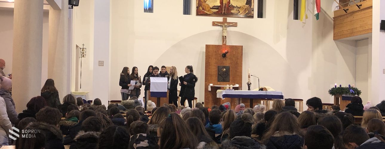 Adventi ünnepség a Szent Imre templomban
