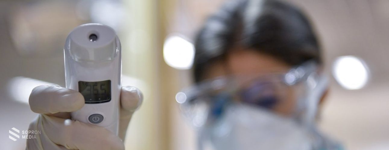 Országos tisztifőorvos: új szakaszába ért a járvány