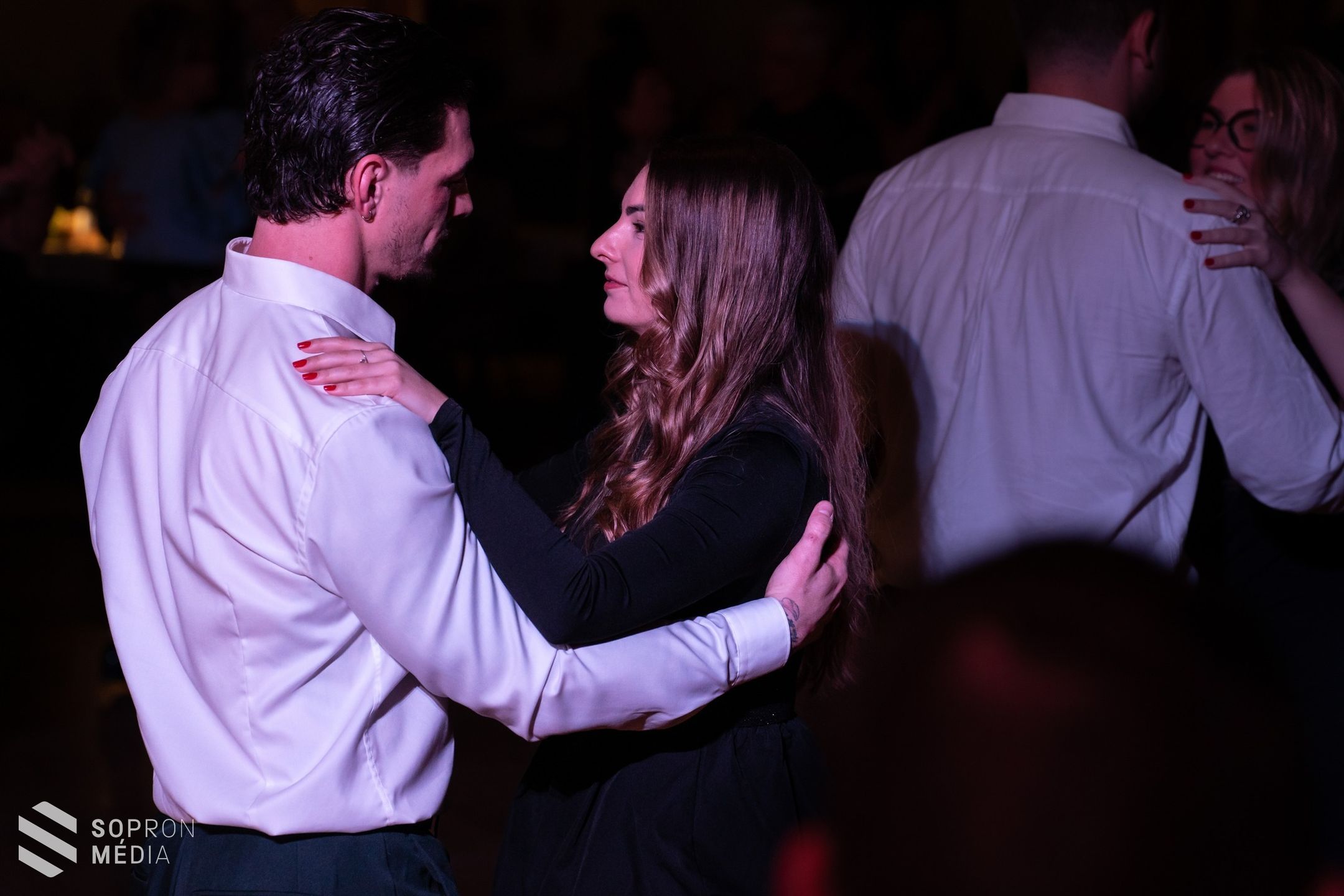 Felnőtt koszorúcska bál Sopronban