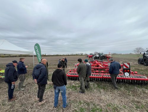 Egy óra alatt a föld körül - Őszi talajművelési roadshow (KVERNELAND KULTISTRIP+ F-DRILL)