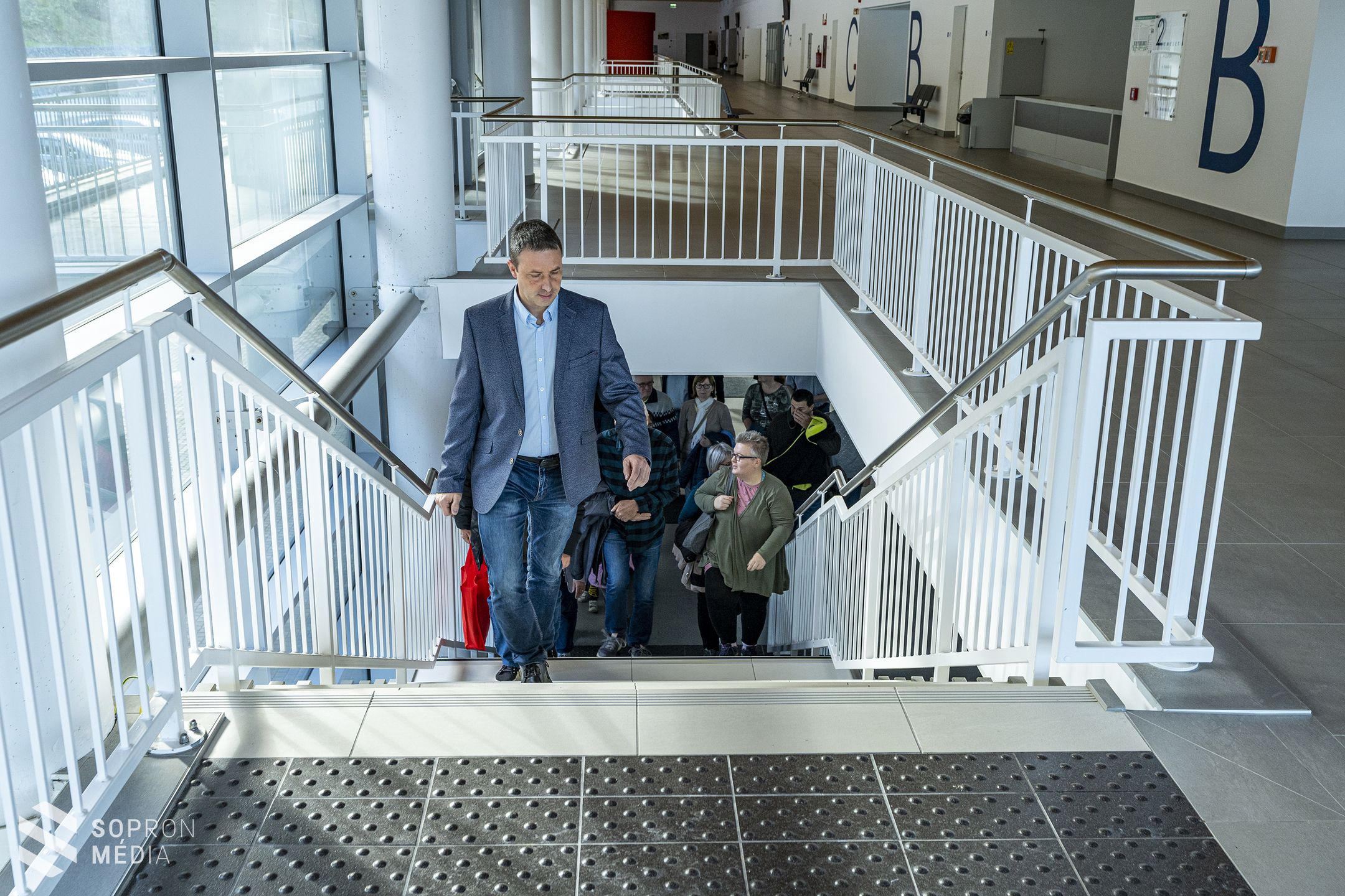 Az uszoda működésébe pillanthattak bele