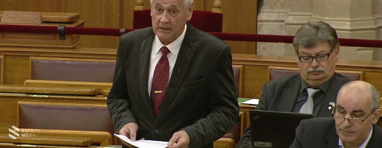 Két fontos, a honvédelmet, a biztonságunkat érintő törvény vitájában is vezérszónoki felszólalást mondott Firtl Mátyás, a Honvédelmi és rendészeti bizottság alelnöke ma a Parlamentben.