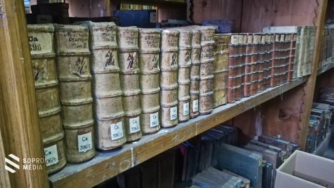 Az öreg könyvtár felbecsülhetetlen értékű hagyományokat testesít meg