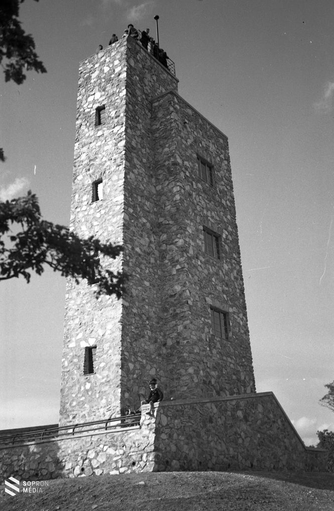 Károly-kilátó. 1938. (Épült 1936-ban, tervező: Winkler Oszkár)