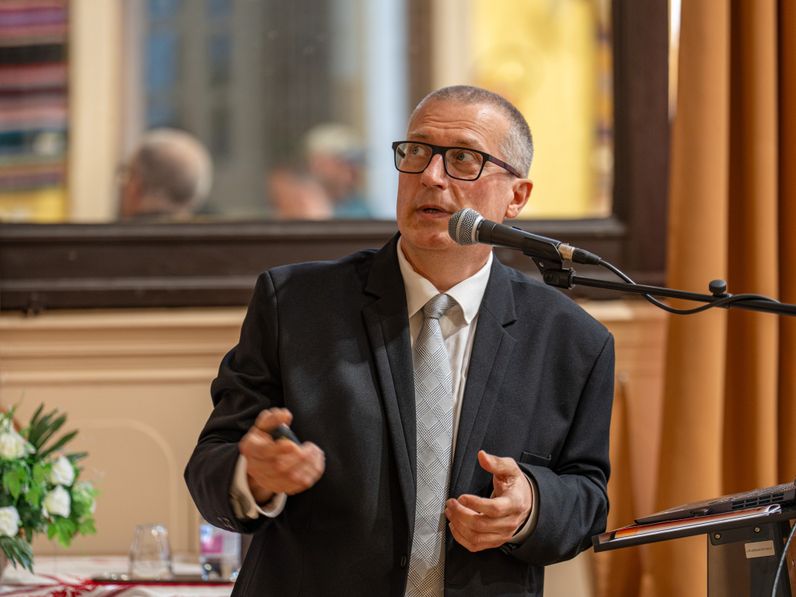 RETRO-Sopron: Képek, amelyek emlékezni tanítanak