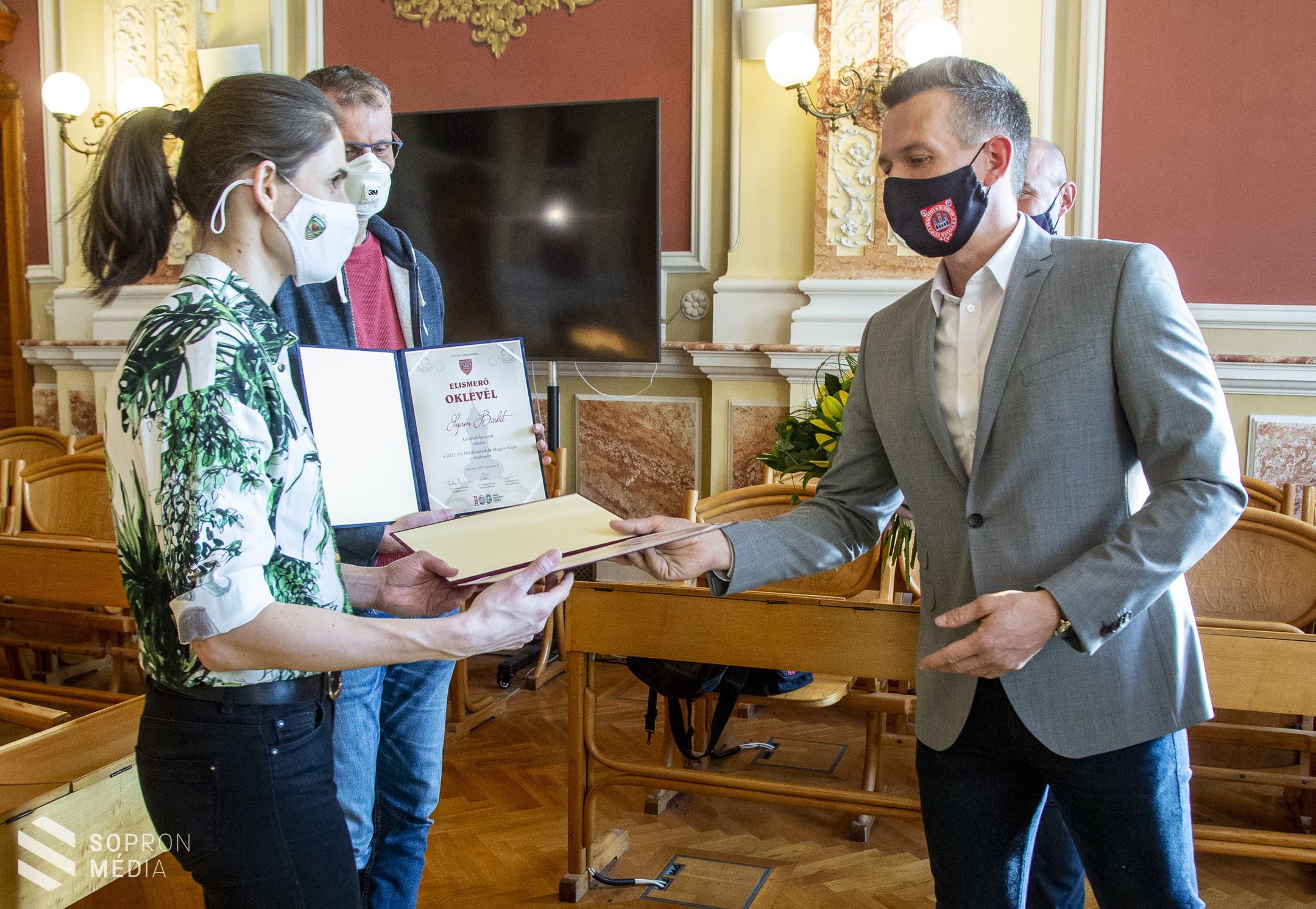A Magyar Kupa-győztes Sopron Basketet köszöntötte a városvezetés
