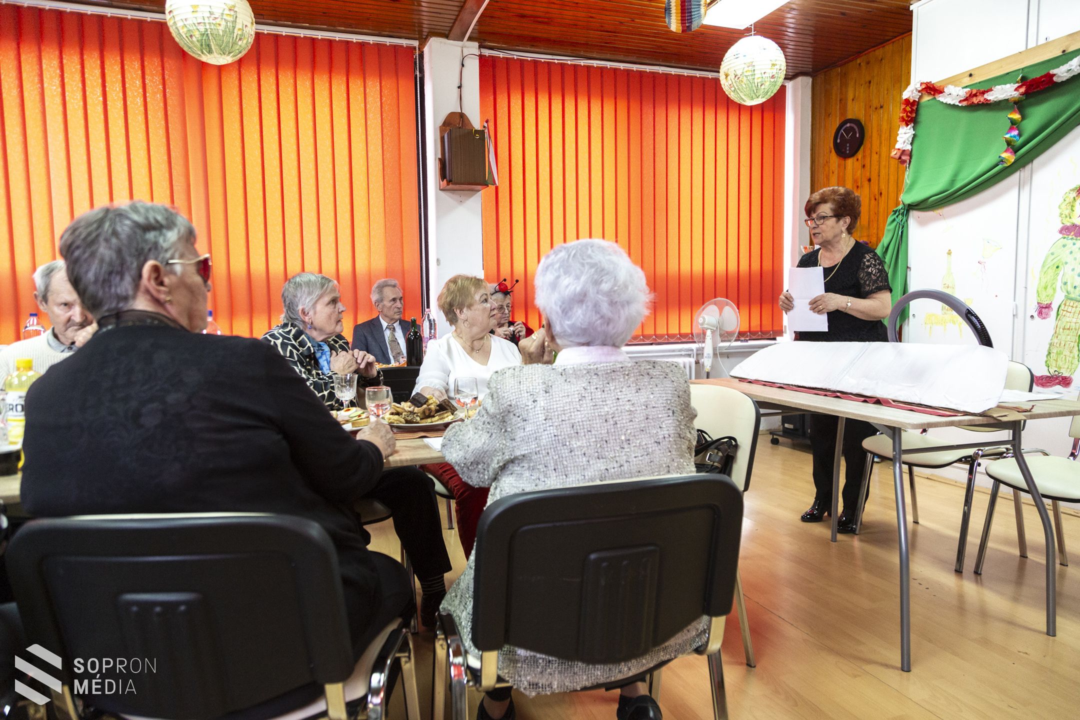 Farsangi mulatságot tartottak a Lővéri Nyugdíjas Klubban
