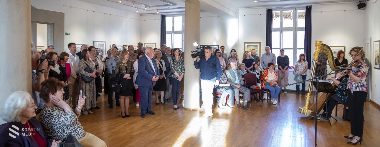 42 festményből álló kiállítás nyílt Sopronban Gáspárdy Tibor alkotásaiból