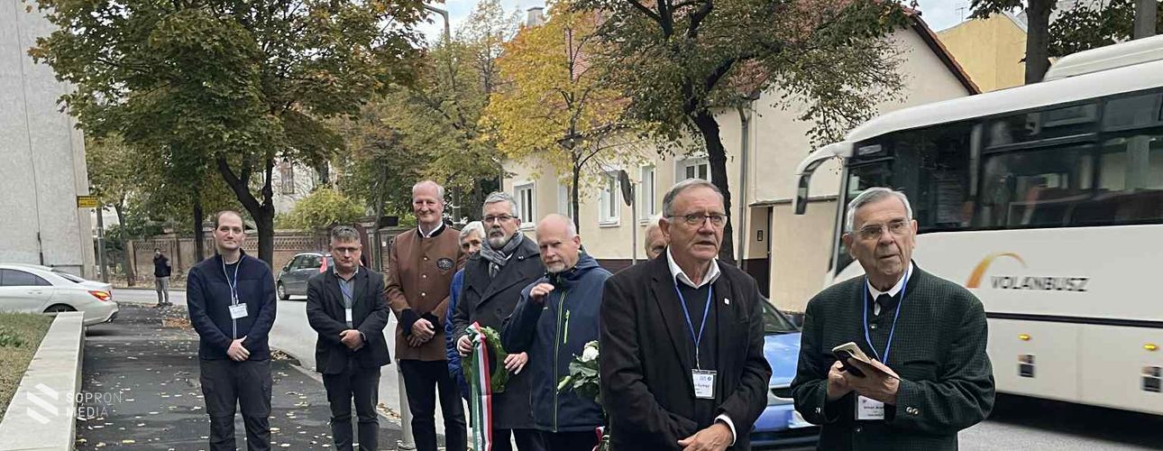 Megkoszorúzták Tárczy-Hornoch Antal mellszobrát – 125 éve született a soproni tudományos múlt nagy alakja