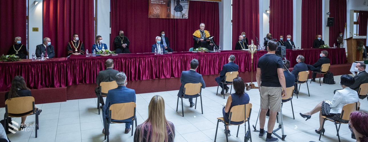 Évnyitó az egyetemen - a járványügyi előírások betartása mellett indult el a tanév