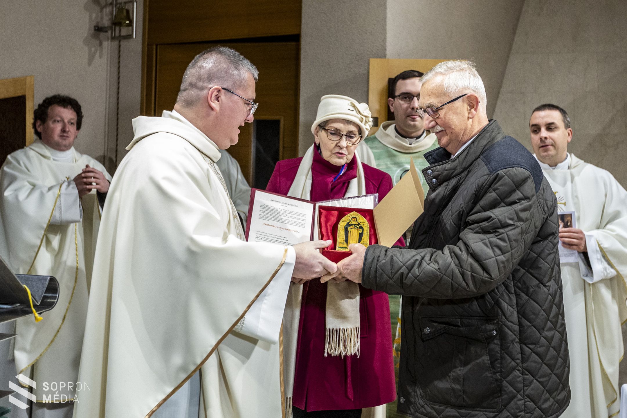 Búcsú a Szent Margit-templomban