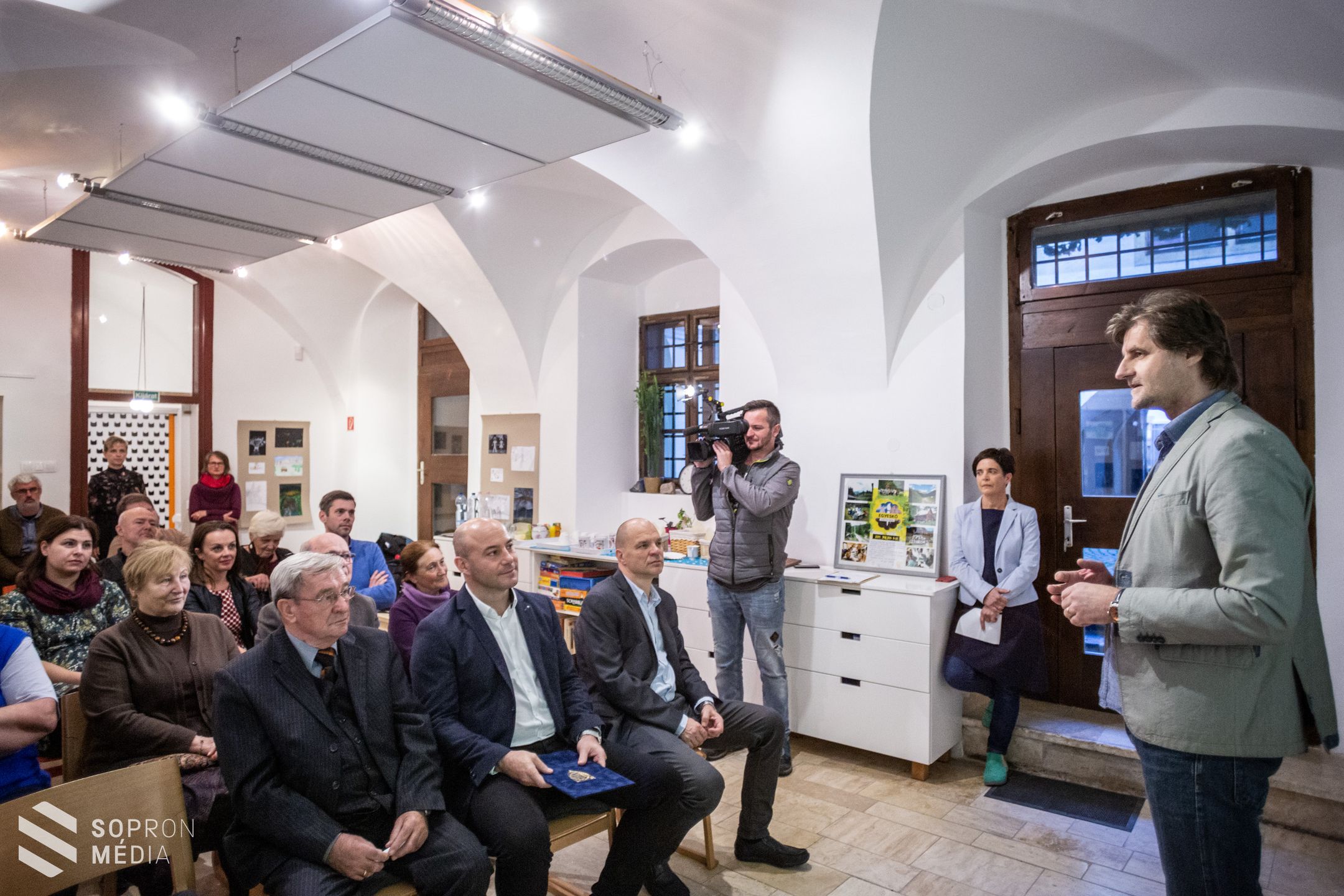 Fontos a fiatalokba plántálni Sopron szeretetét!