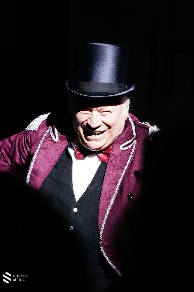 Kárp György, a marosvásárhelyi színjátszás ikonja a Római karneválban