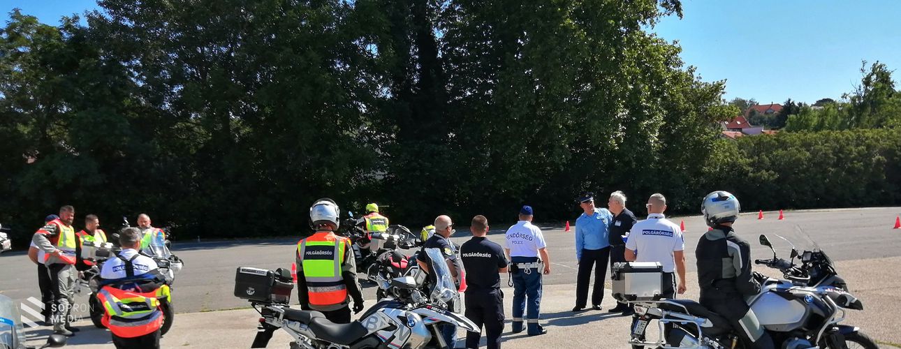 A legmagasabb vizsgát tették le motoros polgárőrök Sopronban