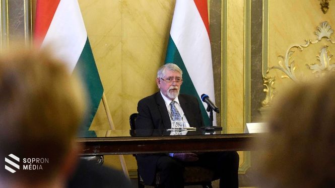 Kásler Miklós, az emberi erőforrások minisztere korábbi felvételen
