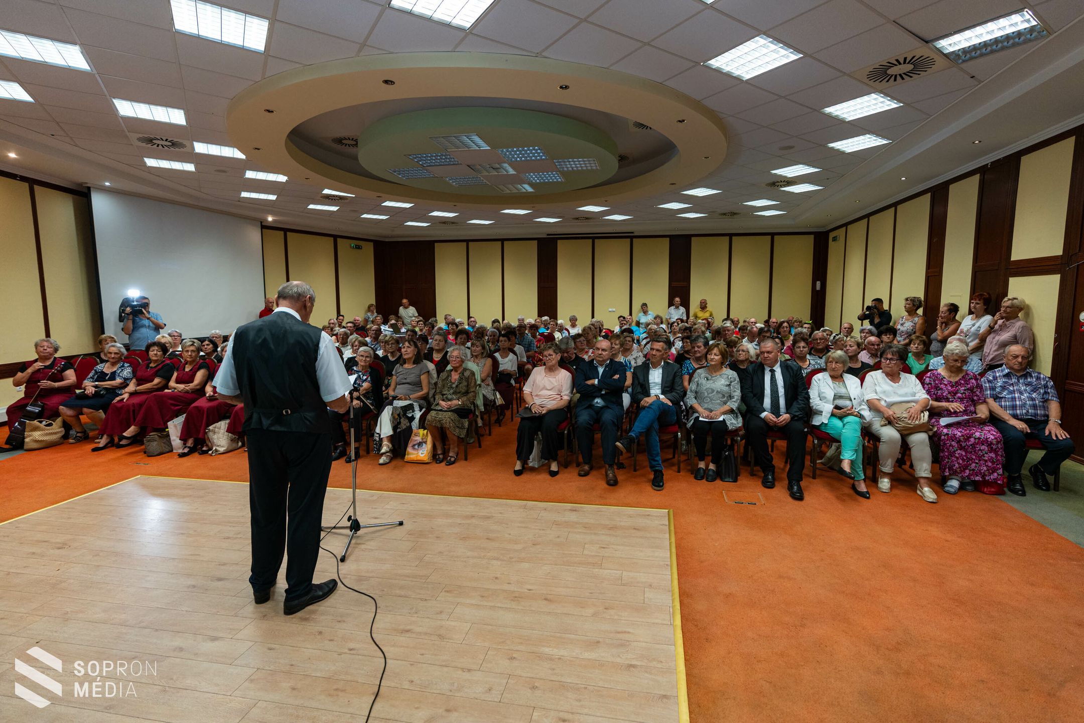 Megnyitották az „Életet az éveknek” Országos Klubszövetség XII. Kulturális Fesztiválját